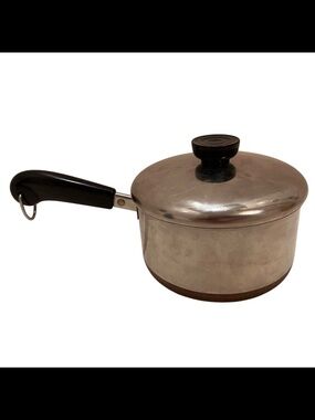 Revere Ware 1801  1 1/2 Quart Pot With Lid Copper Bottom Clinton IL USA Vintage